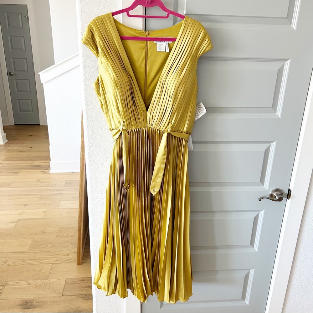 NWT Mac Duggal 26483 Pleated Cap Sleeve Belted A Line Midi Dress - Picture 2 of 7